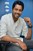 Allari Naresh Silly Fellows Interview